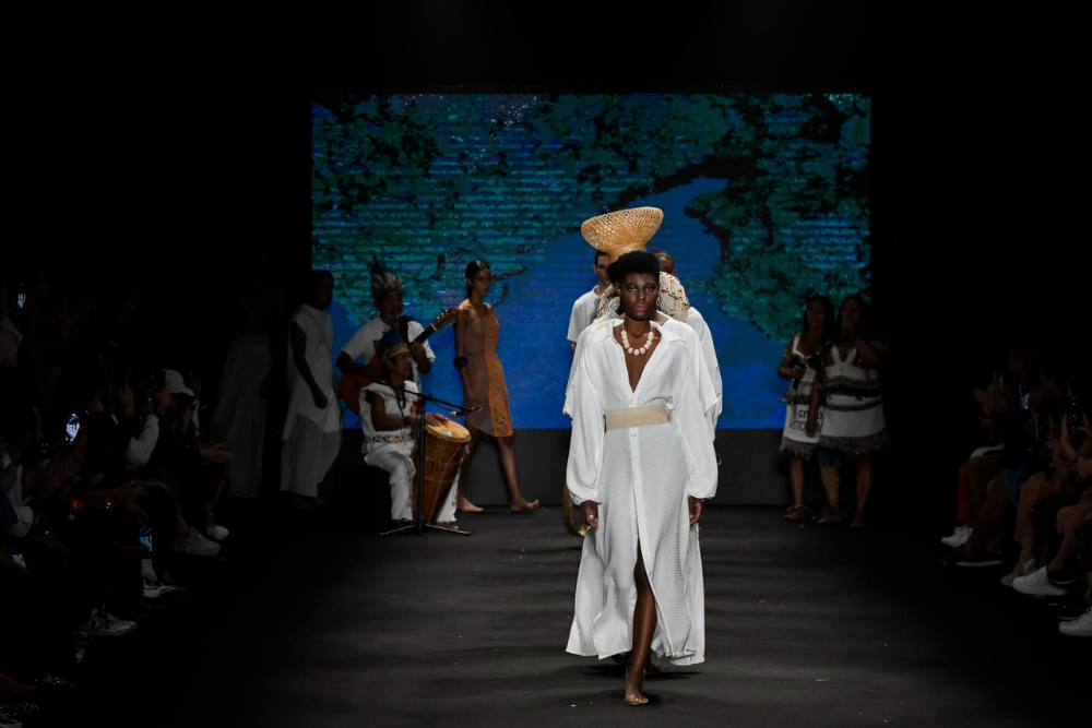 Desfiles de moda amazônica destacam artistas amazonenses no Amazon Poranga Fashion Desfiles de moda amazônica destacam artistas amazonenses no Amazon Poranga Fashion