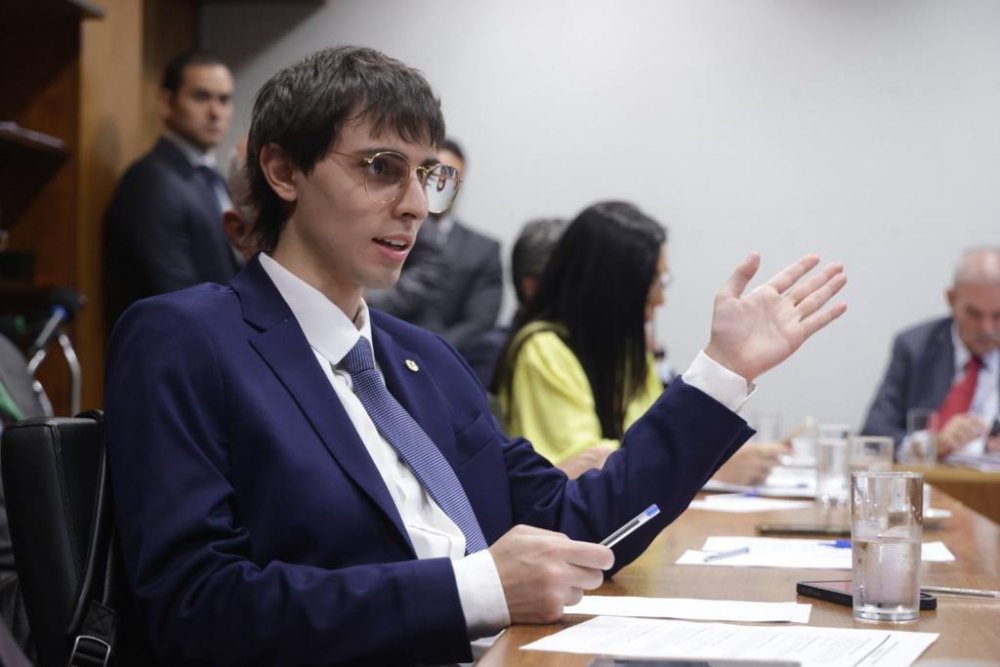 Amom Mandel denuncia interfer&ecirc;ncia do STF em aplica&ccedil;&atilde;o do piso da enfermagem