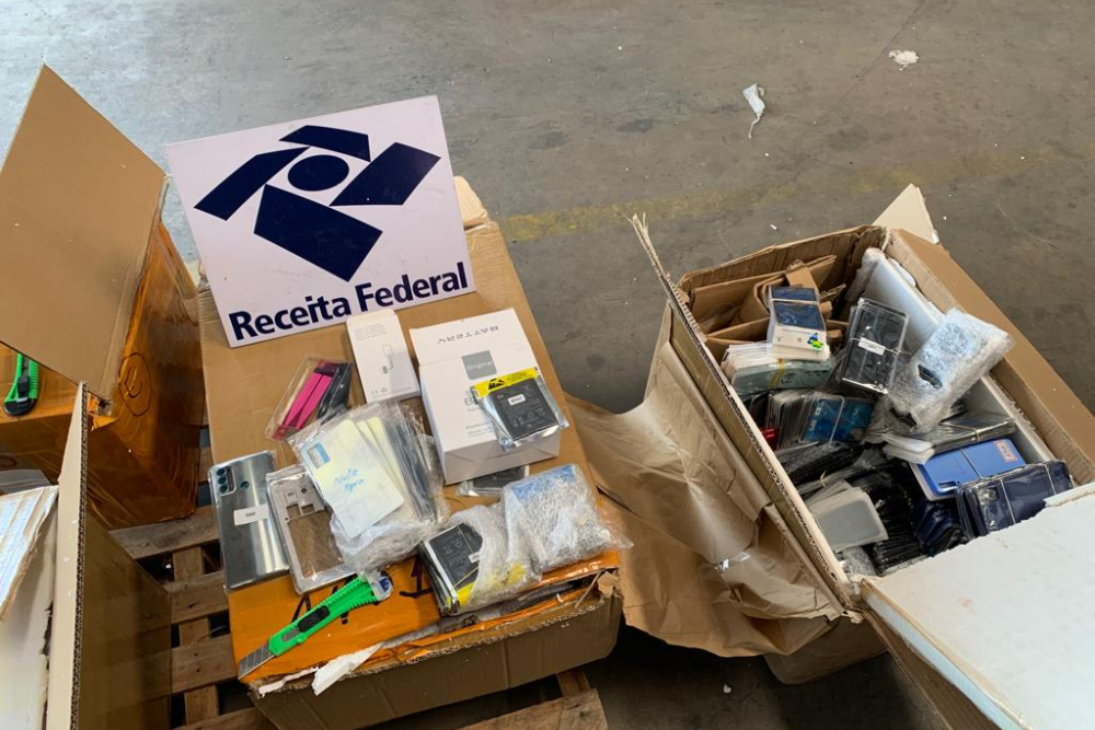 Receita Federal apreende R$ 170 mil em produtos eletrônicos irregulares em Manaus Receita Federal apreende R$ 170 mil em produtos eletrônicos irregulares em Manaus