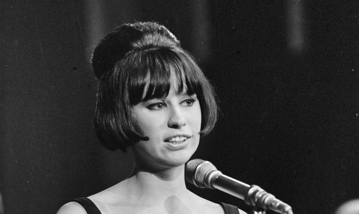 Ícone da bossa nova, cantora Astrud Gilberto morre aos 83 anos Ícone da bossa nova, cantora Astrud Gilberto morre aos 83 anos