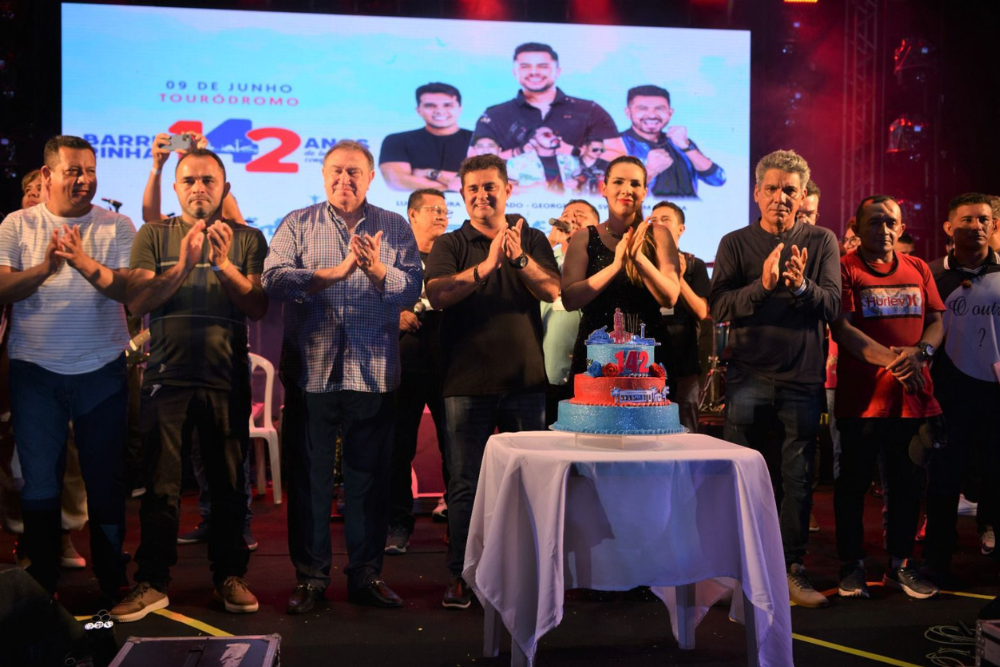 Com Touródromo lotado, Barreirinha festeja aniversário de 142 anos Com Touródromo lotado, Barreirinha festeja aniversário de 142 anos