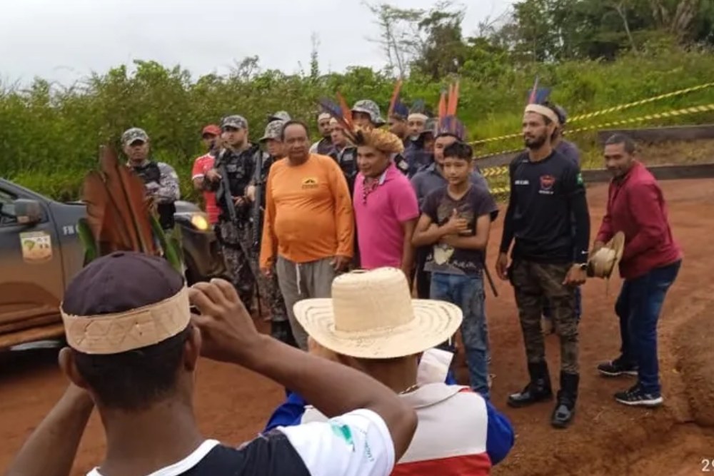 Manifestantes liberam rodovia BR-174 ap&oacute;s reuni&atilde;o com &oacute;rg&atilde;os