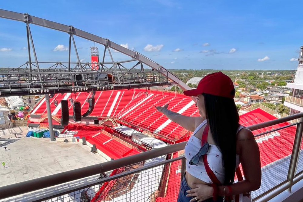 Bumbódromo recebe visitantes para conhecerem os bastidores do Festival de Parintins Bumbódromo recebe visitantes para conhecerem os bastidores do Festival de Parintins