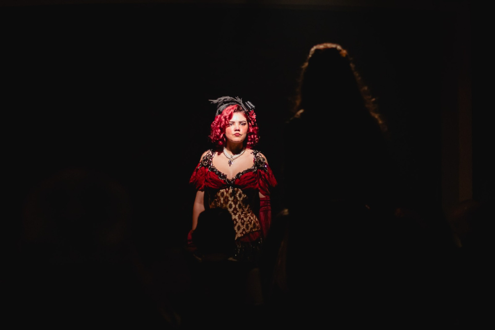 Sucesso de p&uacute;blico, 'Cabar&eacute; Chinelo&rsquo; chega ao Teatro Amazonas