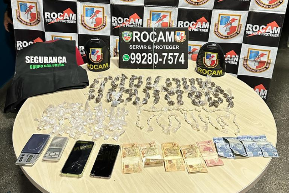 Casal é preso com drogas em campo de futebol na Cidade Nova Casal é preso com drogas em campo de futebol na Cidade Nova