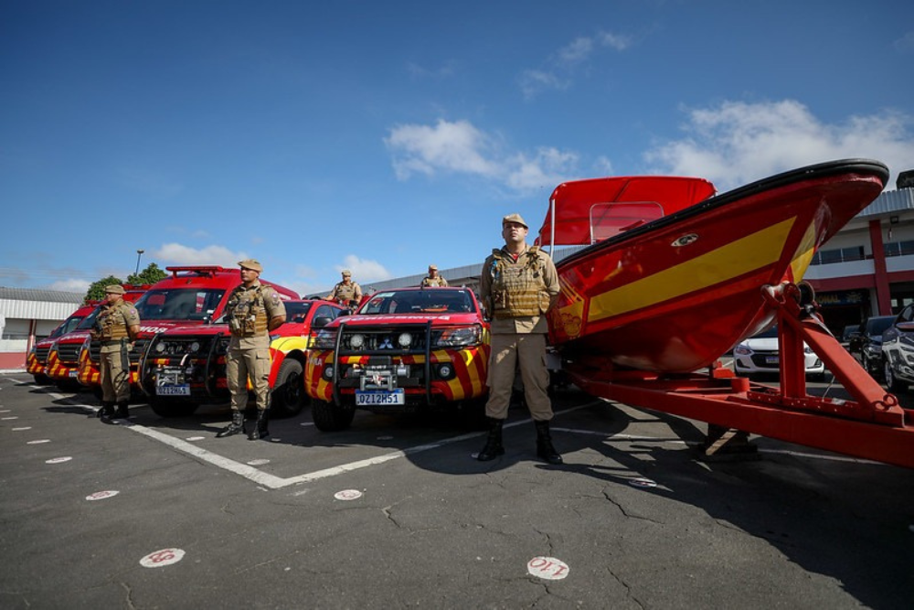 Corpo de Bombeiros agora tem veículos de Unidades de Resgate em todos os postos de Manaus Corpo de Bombeiros agora tem veículos de Unidades de Resgate em todos os postos de Manaus