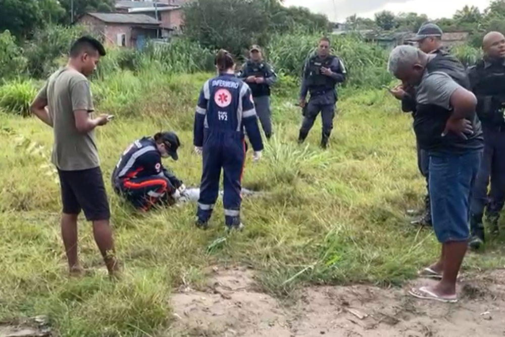 Corpo de jovem é encontrado com marcas de tiro no Valparaíso Corpo de jovem é encontrado com marcas de tiro no Valparaíso