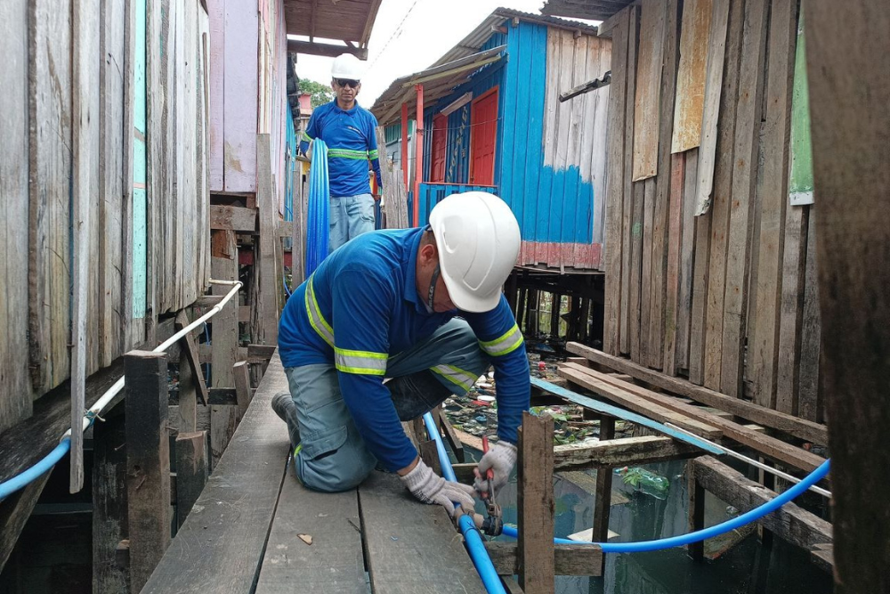 Áreas afetadas pela cheia em Manaus têm tubulações de água tratada elevadas Áreas afetadas pela cheia em Manaus têm tubulações de água tratada elevadas