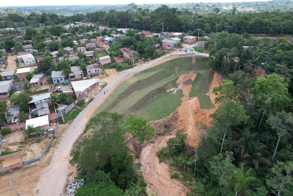 Obra para conter erosão no Parque das Tribos chega a 50% de execução Obra para conter erosão no Parque das Tribos chega a 50% de execução