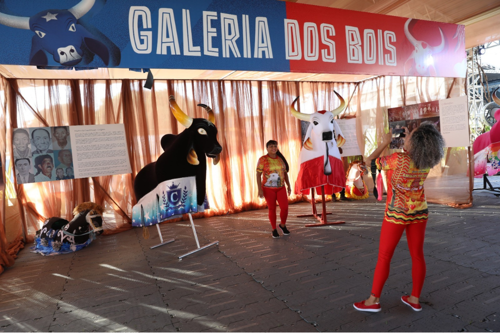 Praça da Catedral, em Parintins, recebe programação artística e shows da Estação Cultura Praça da Catedral, em Parintins, recebe programação artística e shows da Estação Cultura