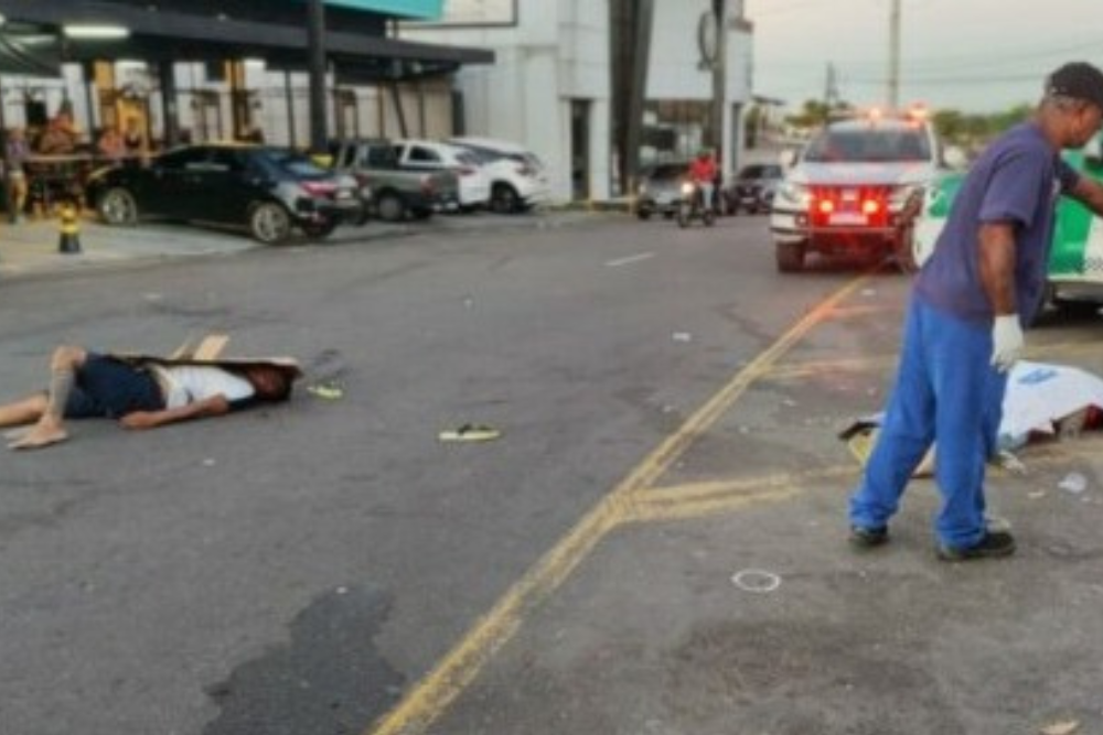 Homens s&atilde;o executados a tiros em sa&iacute;da de bar na Cidade Nova