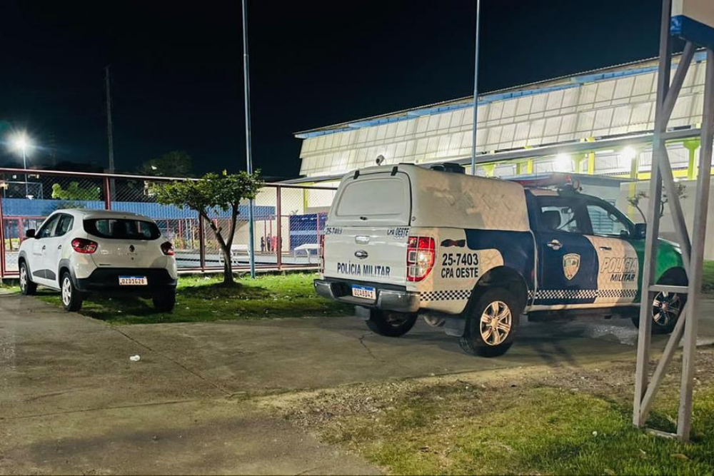 Homem é morto com nove tiros durante partida de futebol no Santo Antônio Homem é morto com nove tiros durante partida de futebol no Santo Antônio