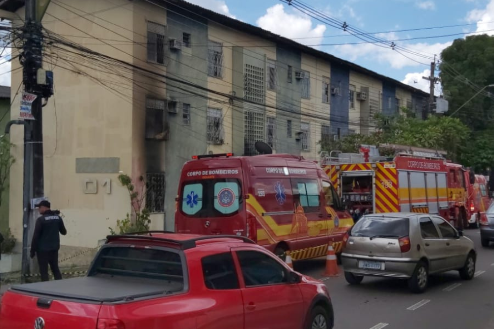 Vídeo: Incêndio atinge apartamento no conjunto Eldorado Vídeo: Incêndio atinge apartamento no conjunto Eldorado