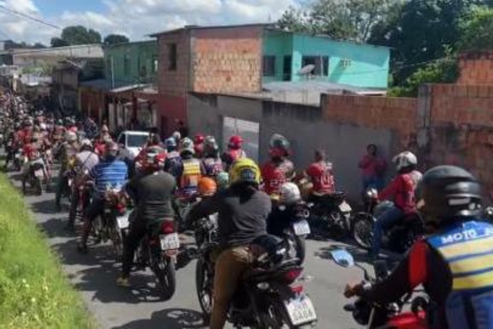 Morte de mototaxista em colis&atilde;o com &ocirc;nibus gera revolta no Mauazinho