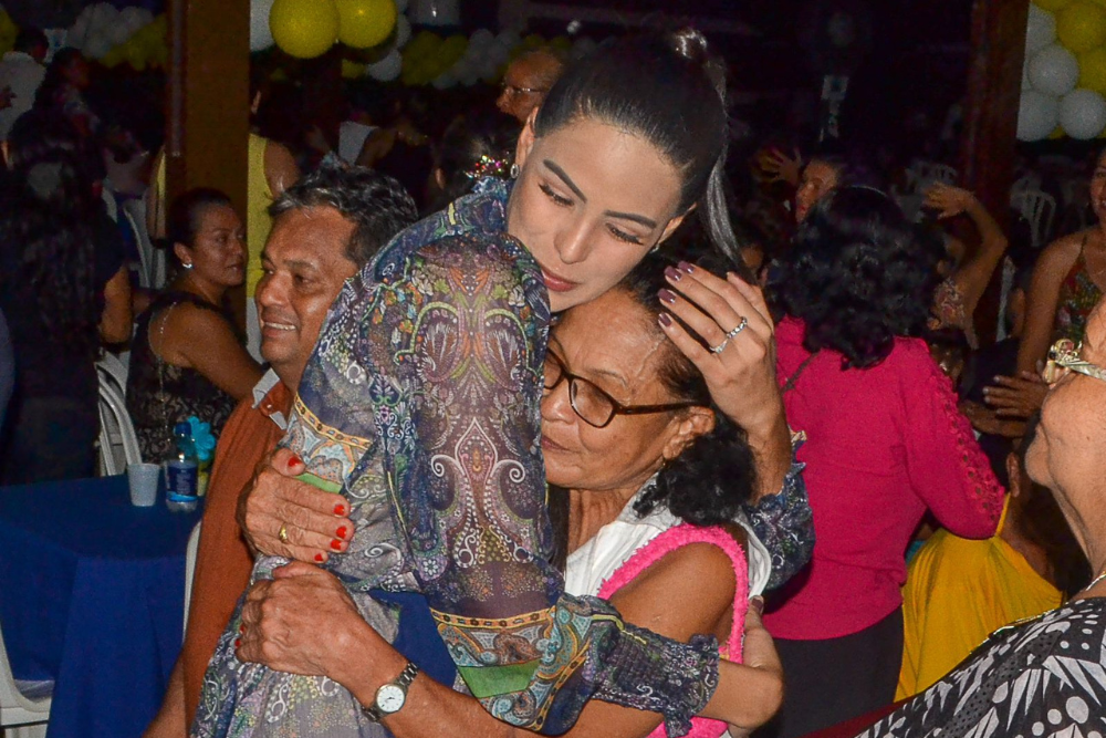 Deputada Mayra Dias reafirma compromisso por ações de combate à violência e apoio à pessoa idosa Deputada Mayra Dias reafirma compromisso por ações de combate à violência e apoio à pessoa idosa