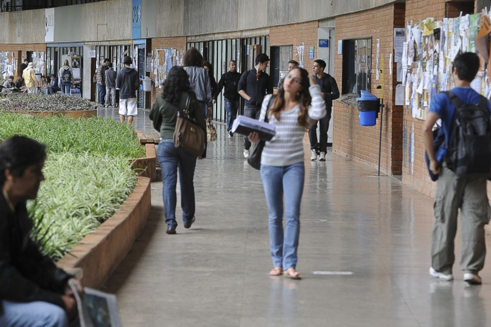 Rede Brasileira de Mulheres Cientistas lan&ccedil;a campanha #Ass&eacute;dioZero