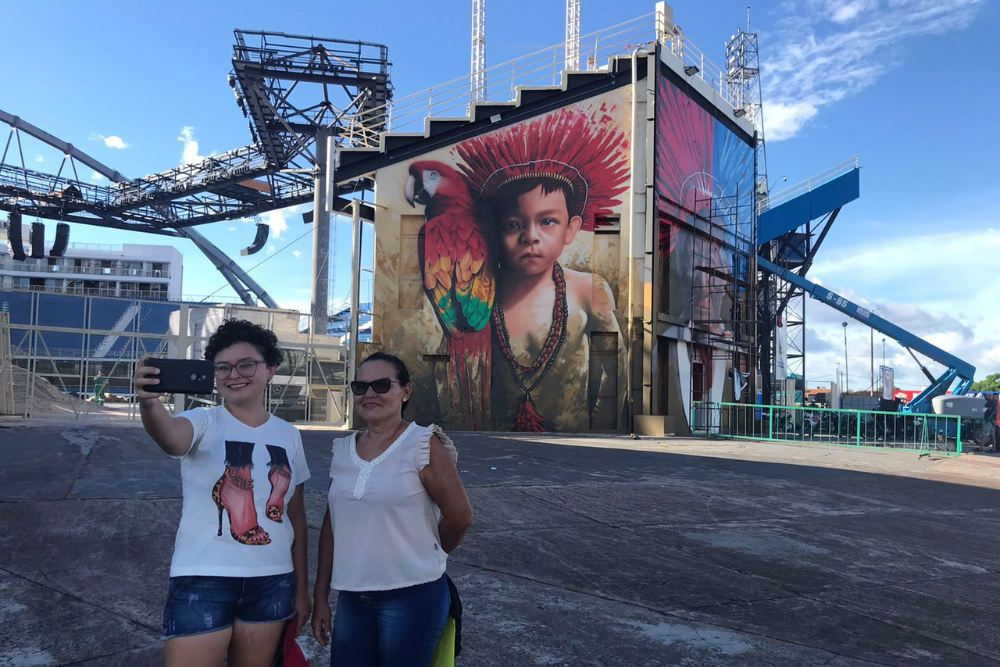 Mural “Brasil Futuro, Ancestral” vira atração turística no Bumbódromo Mural “Brasil Futuro, Ancestral” vira atração turística no Bumbódromo
