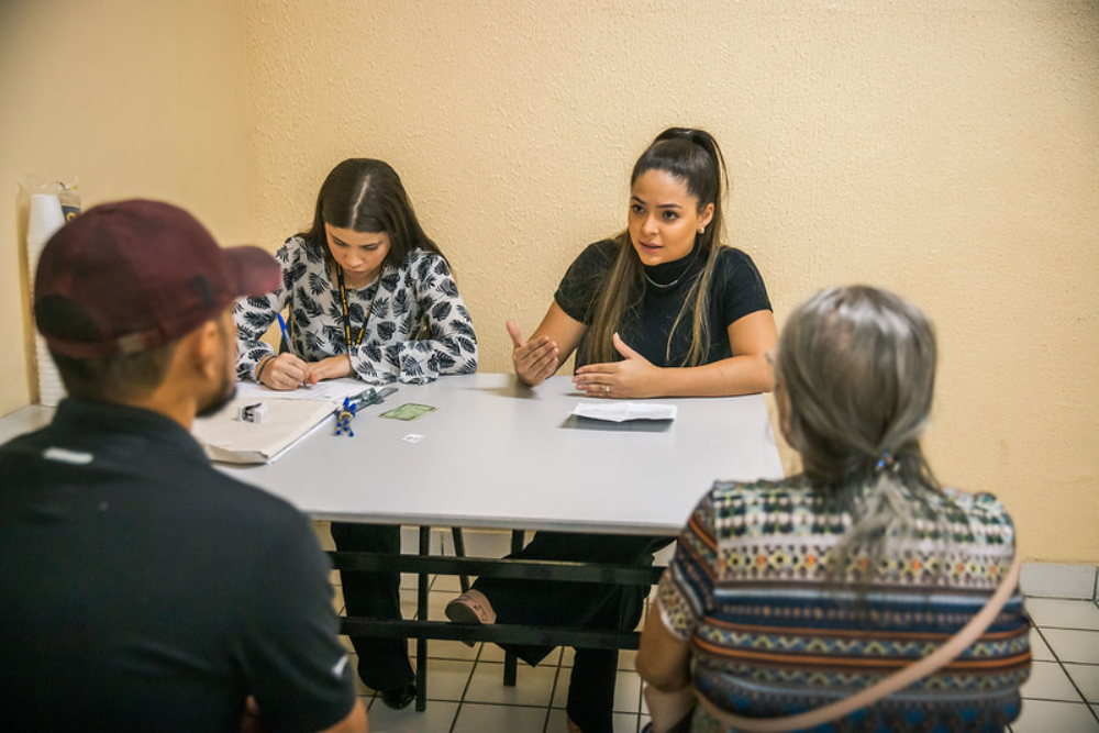 Advogados volunt&aacute;rios levam atendimento para clube de m&atilde;es na Zona Norte