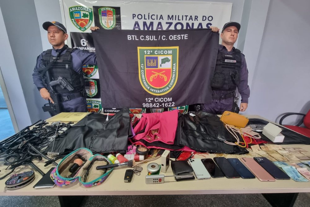 Polícia prende quadrilha por furtar roupas e TVs no Novo Aleixo Polícia prende quadrilha por furtar roupas e TVs no Novo Aleixo
