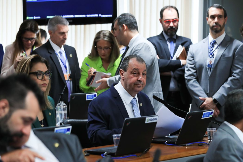 Comissão do Senado aprova relatório do novo arcabouço fiscal Comissão do Senado aprova relatório do novo arcabouço fiscal