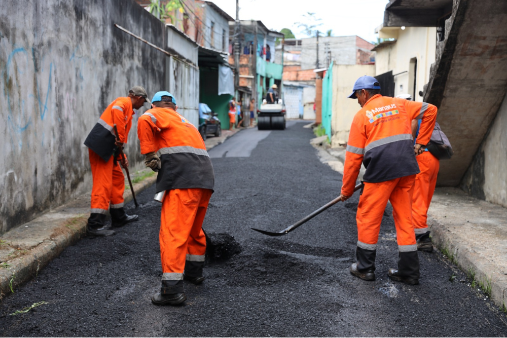 Travessa Juatuba, no Coroado, recebe recapeamento asfáltico Travessa Juatuba, no Coroado, recebe recapeamento asfáltico