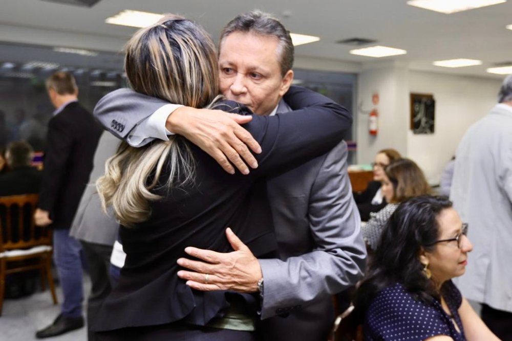 Lei estabelece capacitação de ACS para acolher mulheres vítimas de violência Lei estabelece capacitação de ACS para acolher mulheres vítimas de violência