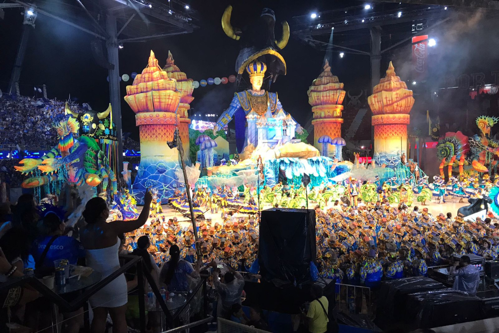 Caprichoso faz espetáculo apoteótico no encerramento do Festival de Parintins Caprichoso faz espetáculo apoteótico no encerramento do Festival de Parintins