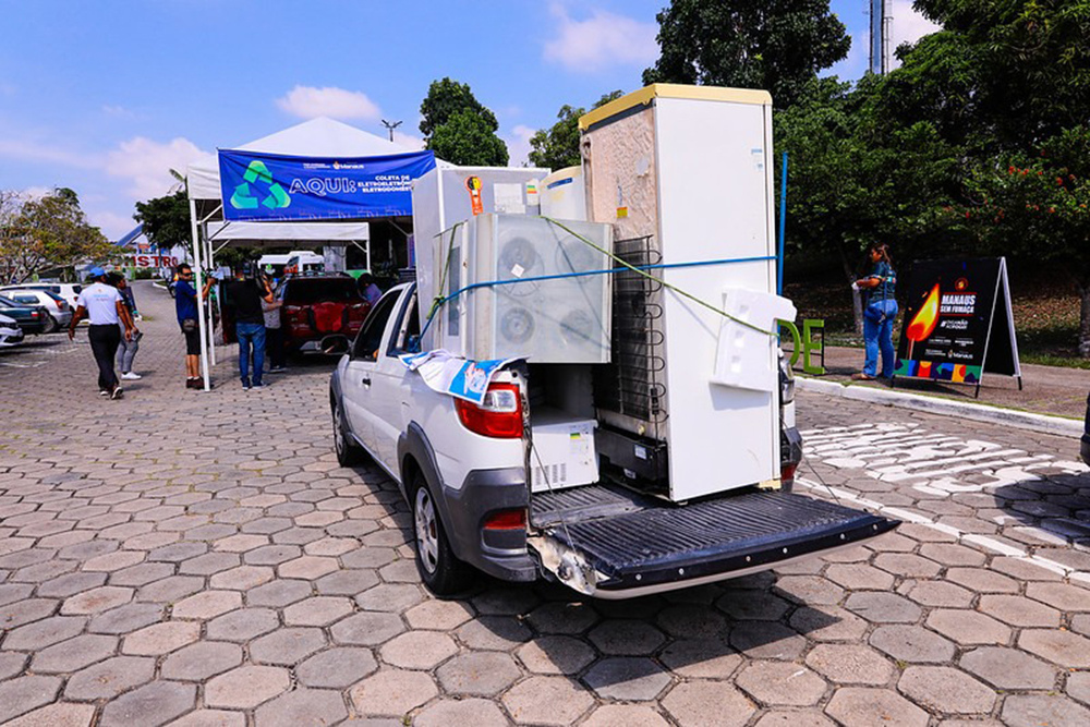 Prefeitura realiza ação ambiental para coleta de eletroeletrônicos e eletrodomésticos Prefeitura realiza ação ambiental para coleta de eletroeletrônicos e eletrodomésticos