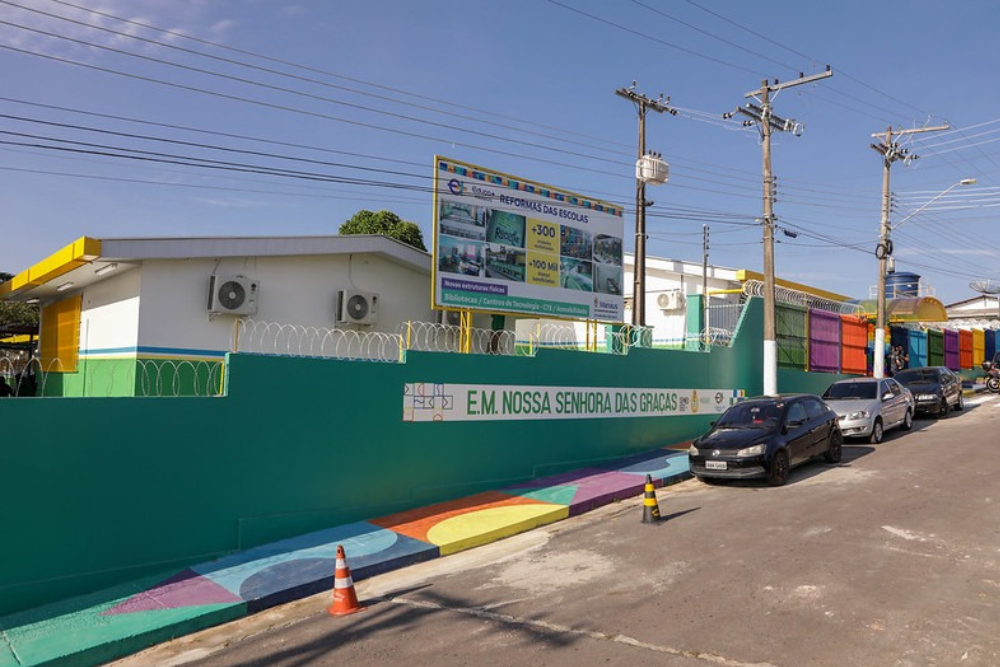 Escola na zona Leste é reinaugurada após 39 anos sem reforma Escola na zona Leste é reinaugurada após 39 anos sem reforma