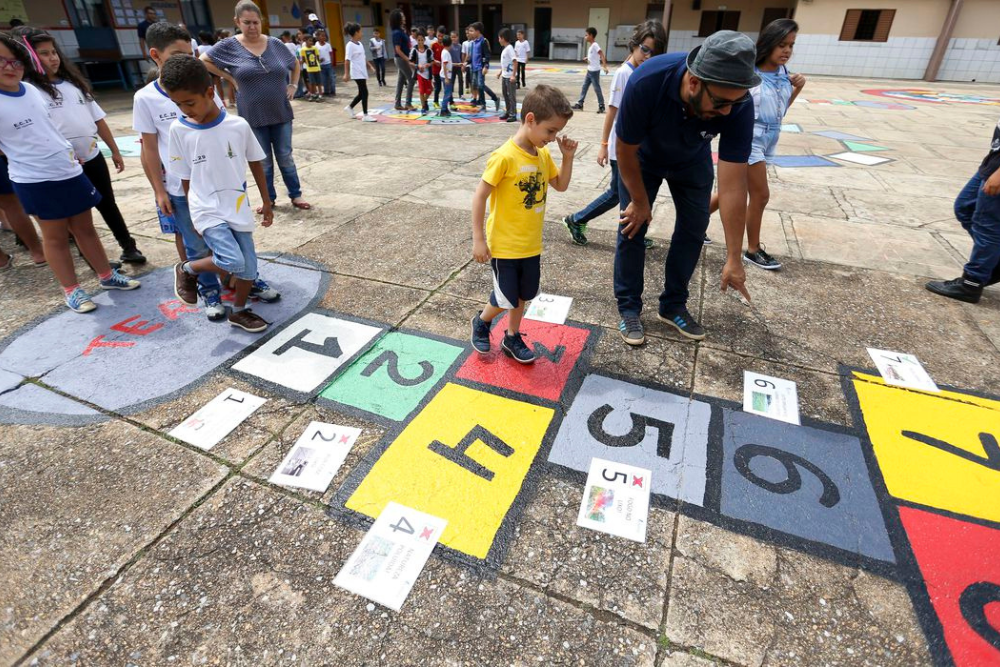 Nova lei retoma pol&iacute;tica nacional de educa&ccedil;&atilde;o em tempo integral
