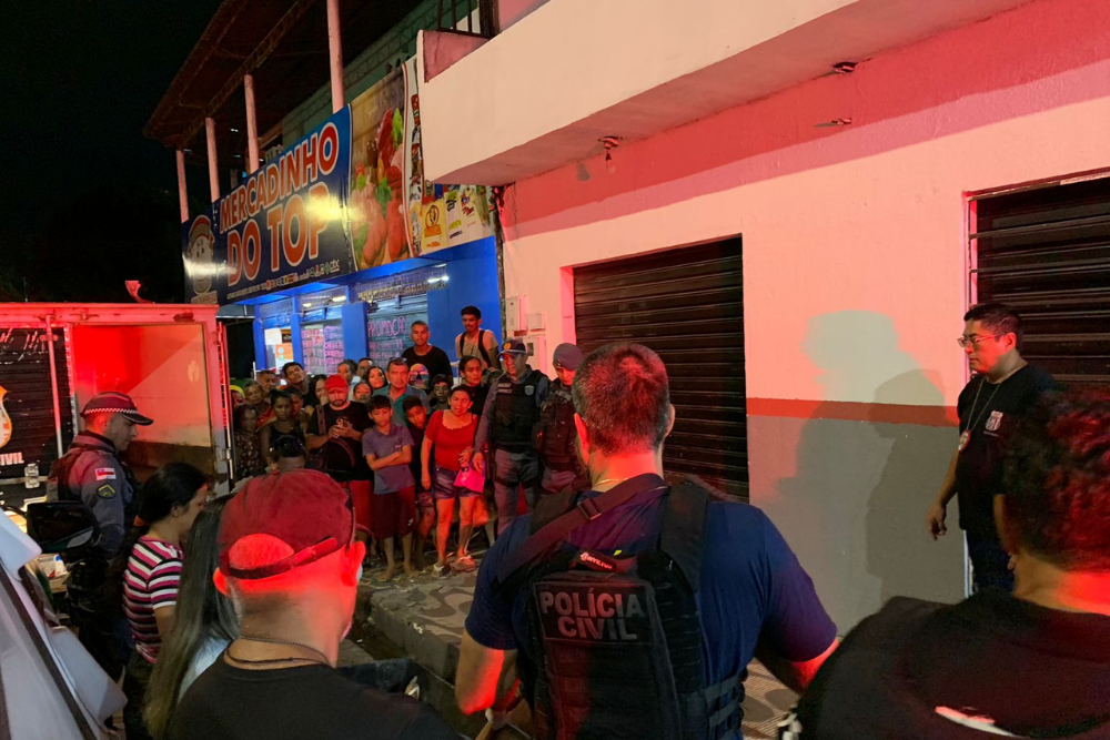 Homem &eacute; morto a facadas no Jorge Teixeira