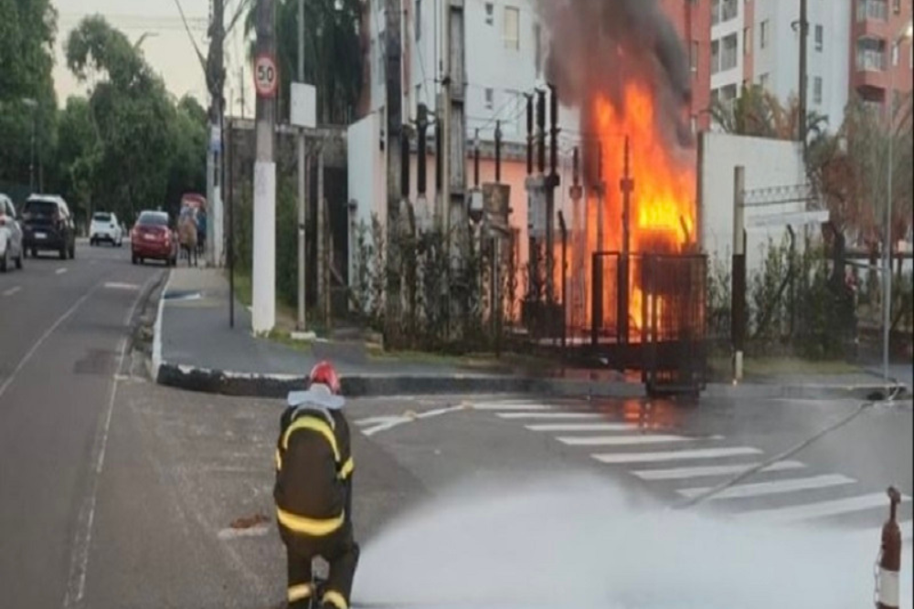 Inc&ecirc;ndio atinge a subesta&ccedil;&atilde;o de energia el&eacute;trica do Shopping Ponta Negra