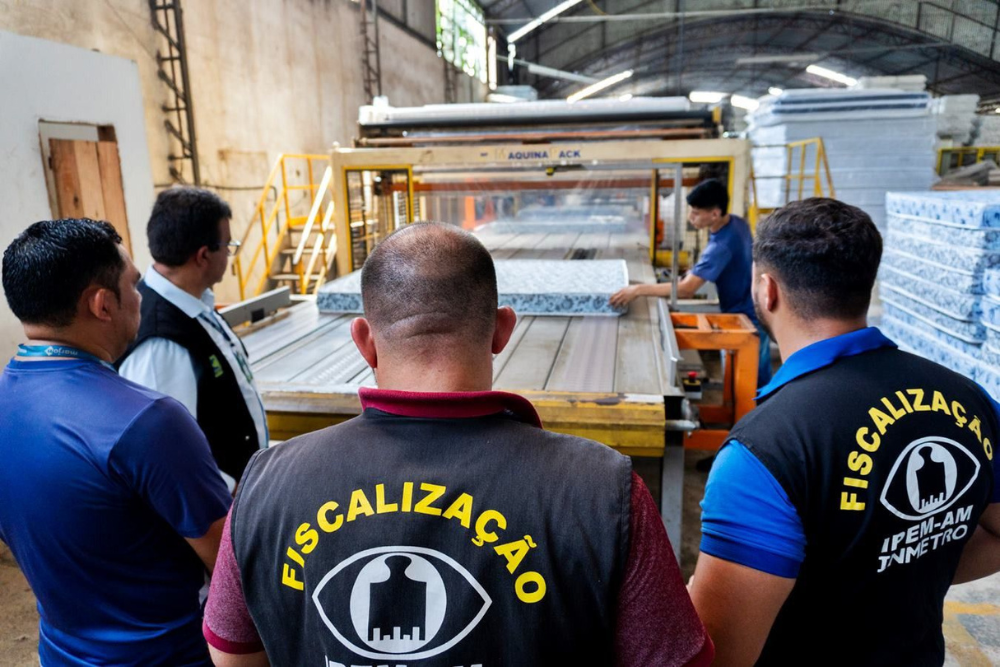 Colchões fabricados e comercializados em Manaus passam por fiscalização Colchões fabricados e comercializados em Manaus passam por fiscalização