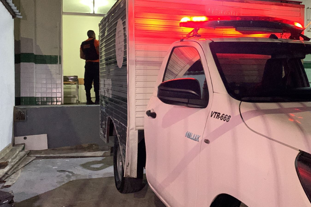 Jovem &eacute; morto a tiros enquanto voltava do trabalho no Santo Agostinho
