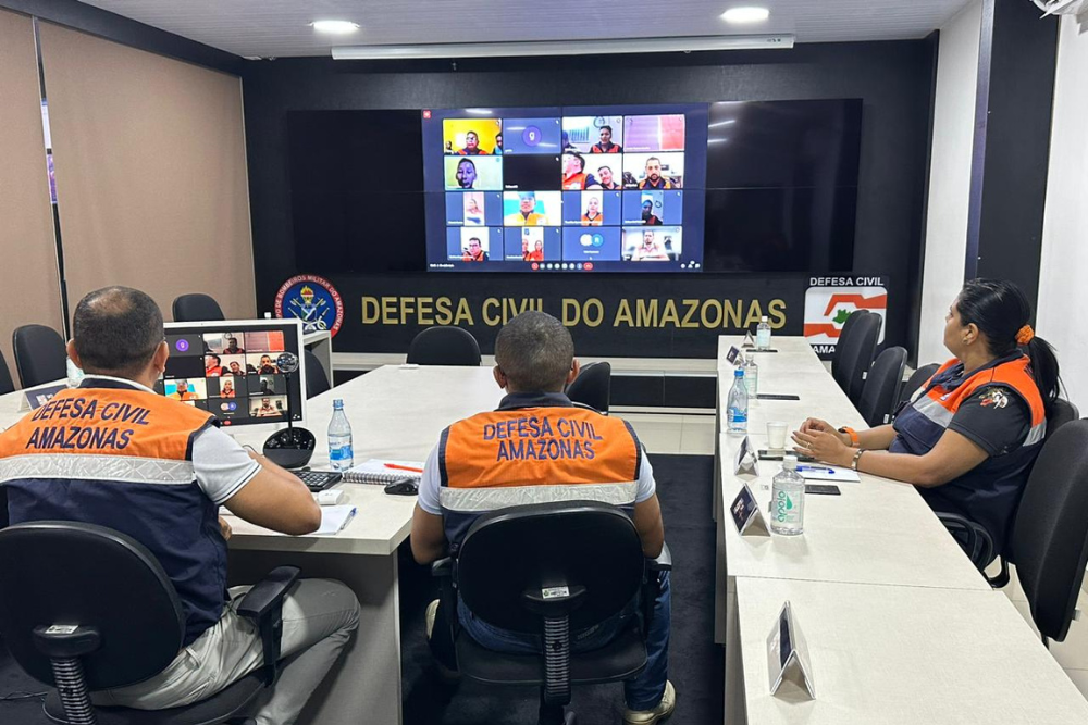 Defesa Civil alinha ações com empresas de energia elétrica para o período da estiagem Defesa Civil alinha ações com empresas de energia elétrica para o período da estiagem