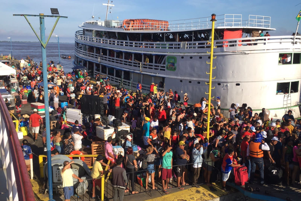 Depois do dois pra l&aacute;, dois pra c&aacute;, a dan&ccedil;a ainda &eacute; no Porto de Parintins 