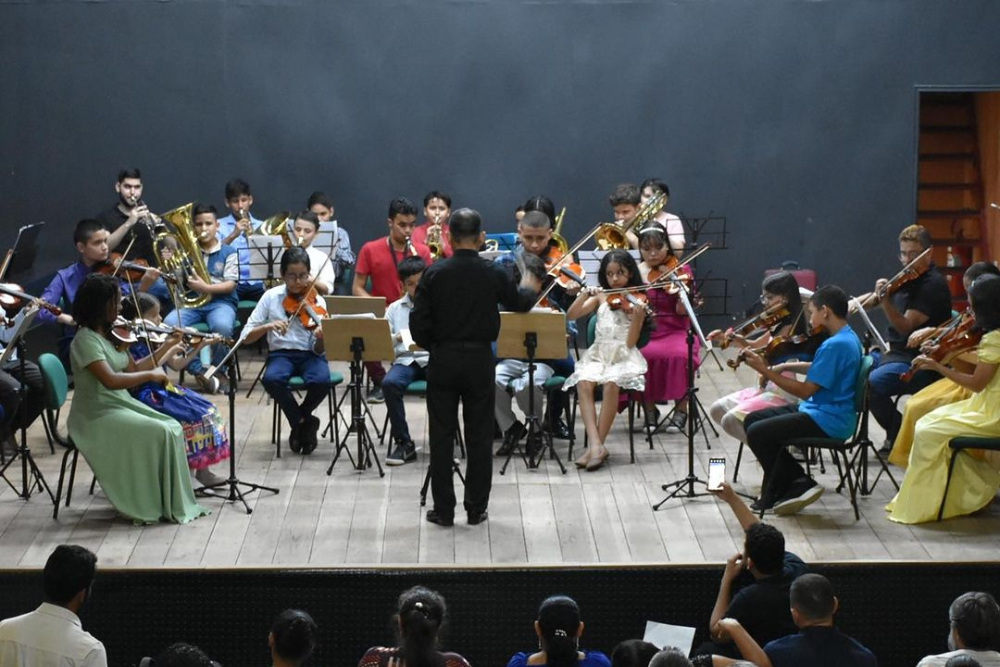 Projeto de Orquestras e Bandas Infantis da UEA encanta público em Manaus Projeto de Orquestras e Bandas Infantis da UEA encanta público em Manaus