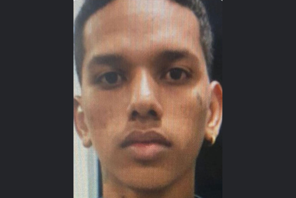 Polícia captura um dos foragidos suspeito de assalto a loja na Cidade de Deus Polícia captura um dos foragidos suspeito de assalto a loja na Cidade de Deus
