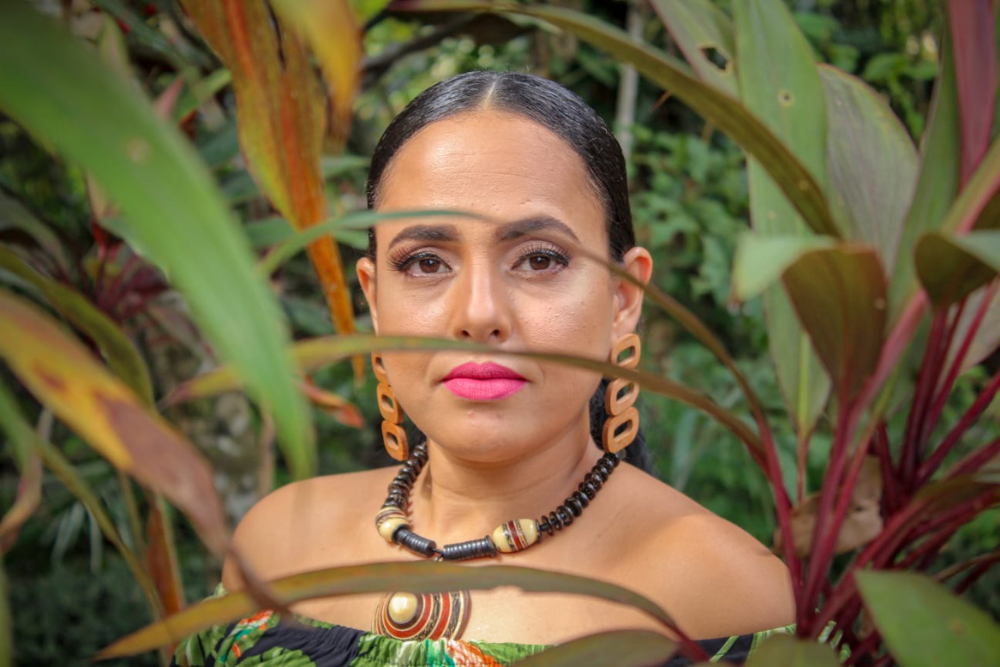 Tatá Jatobá faz show de homenagem a Clara Nunes em Manaus Tatá Jatobá faz show de homenagem a Clara Nunes em Manaus