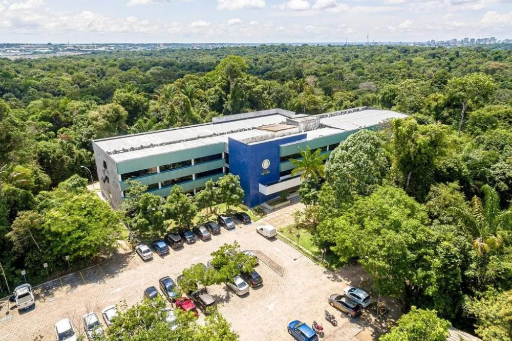 Ufam abre concurso público para professores com 36 vagas e salários de até R$10,4 mil Ufam abre concurso público para professores com 36 vagas e salários de até R$10,4 mil