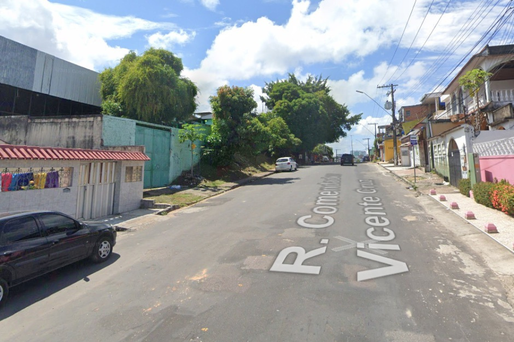 Interdi&ccedil;&atilde;o em via altera tr&acirc;nsito no bairro Santo Ant&ocirc;nio