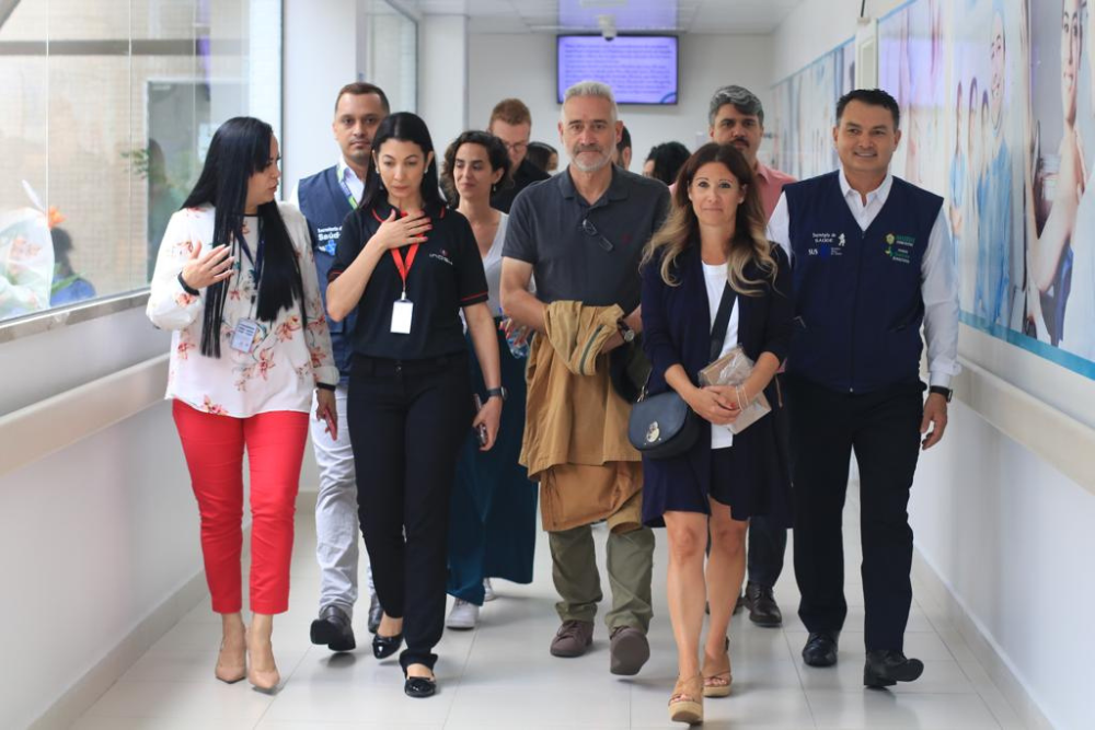 Equipe técnica da OMS visita instalações do Hospital Delphina Aziz Equipe técnica da OMS visita instalações do Hospital Delphina Aziz