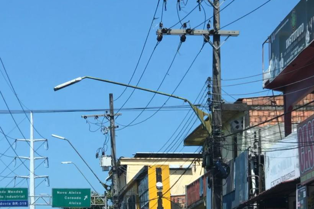 Ageman solicita que Manausluz faça reparos em 126 luminárias de áreas
