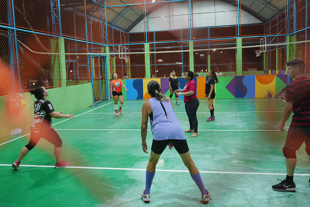 Prefeitura constrói complexo esportivo com academia ao ar livre no ...