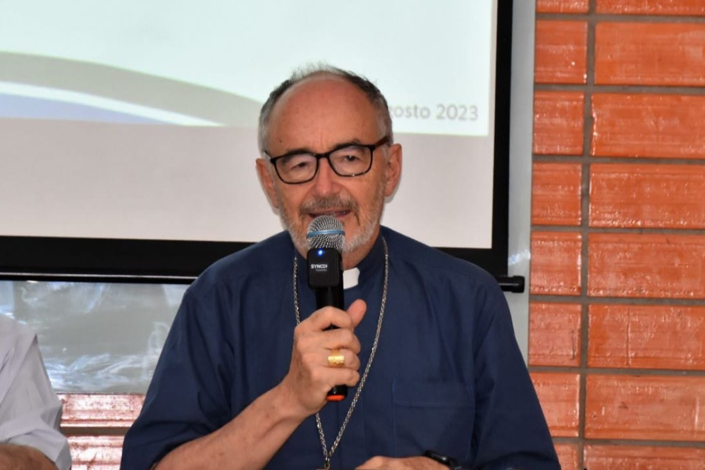 Cardeal do Vaticano e bispos da América do Sul se reúnem em Manaus para falar sobre Amazônia e povos tradicionais Cardeal do Vaticano e bispos da América do Sul se reúnem em Manaus para falar sobre Amazônia e povos tradicionais
