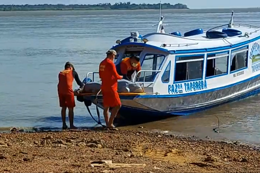 Corpo de mulher é encontrado boiando no rio Amazonas Corpo de mulher é encontrado boiando no rio Amazonas