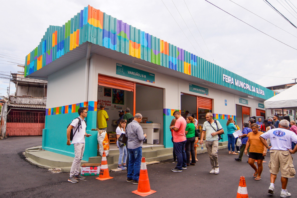 Feira do bairro Glória é entregue revitalizada e moderna à população Feira do bairro Glória é entregue revitalizada e moderna à população