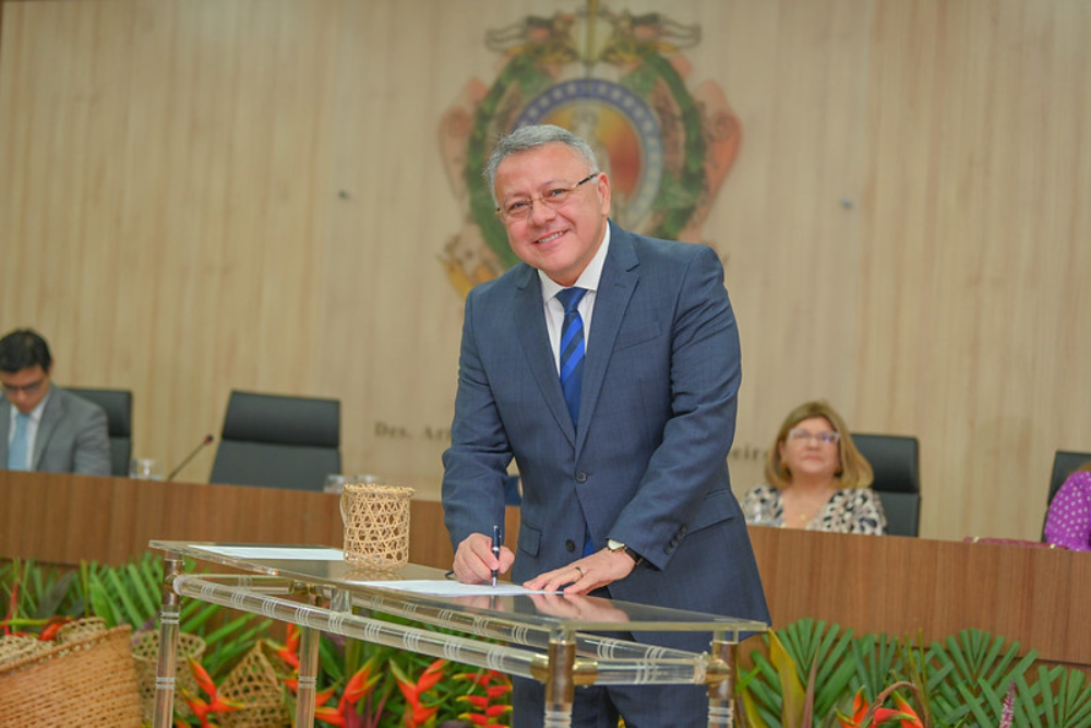 Gildo Carvalho toma posse como presidente da Associação dos Magistrados do Amazonas Gildo Carvalho toma posse como presidente da Associação dos Magistrados do Amazonas