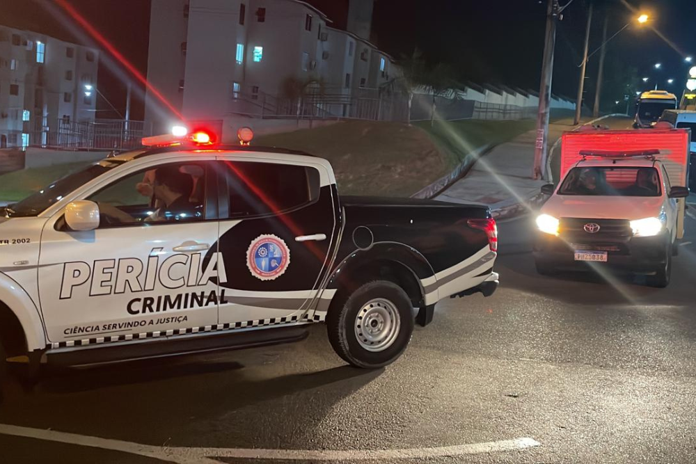 Homem é morto a tiros em condomínio na Avenida do Turismo Homem é morto a tiros em condomínio na Avenida do Turismo