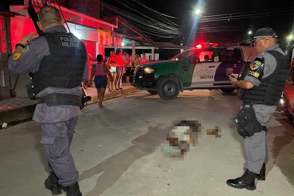 Criminosos executam homem a tiros no Jorge Teixeira Criminosos executam homem a tiros no Jorge Teixeira